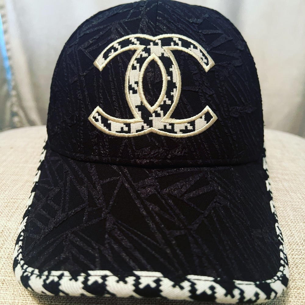 Houndstooth Hat
